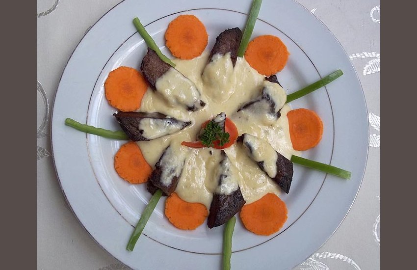 DEMI LANGUE DE BŒUF SAUTEE AU CAROTTE