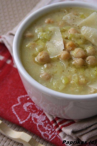 [2313405] SOUPE DE POIREAUX AUX POIS CHICHES